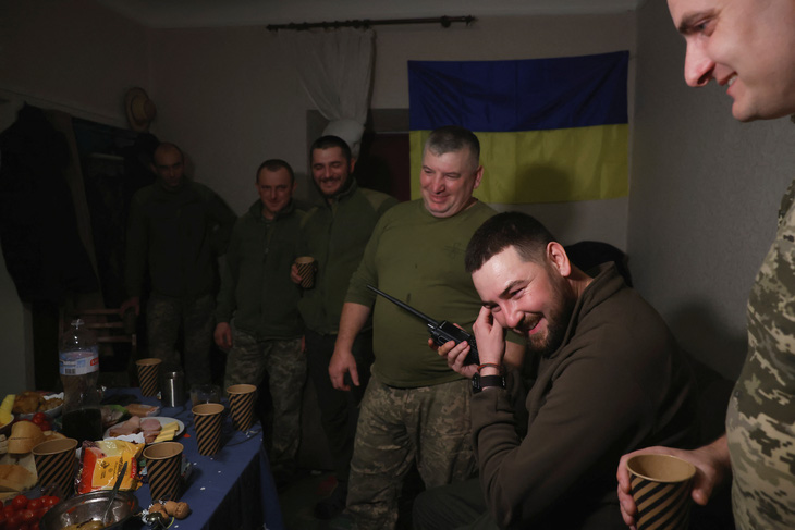 Nga tấn công Ukraine dữ dội vào ngày đầu năm mới 2023 - Ảnh 1.