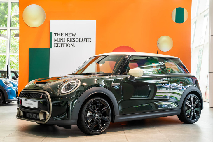 MINI Cooper S 3-Cửa Resolute Edition mới giá 2,3 tỉ đồng tại Việt Nam: Nhiều đồ chơi thời trang - Ảnh 1.