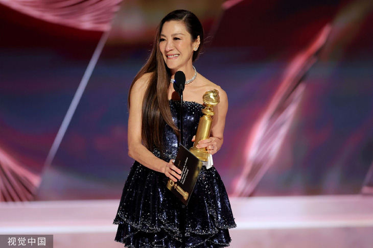 Dương Tử Quỳnh lần đầu nhận Quả cầu vàng với hạng mục phim hài/nhạc kịch - Ảnh 1.
