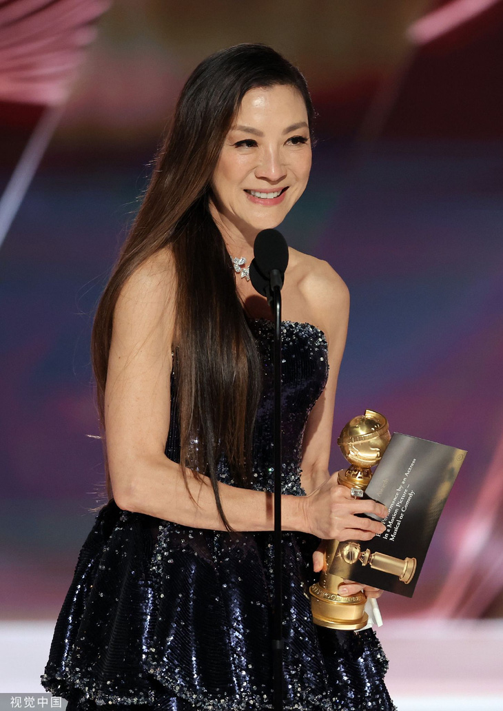 Dương Tử Quỳnh lần đầu nhận Quả cầu vàng với hạng mục phim hài/nhạc kịch - Ảnh 2.