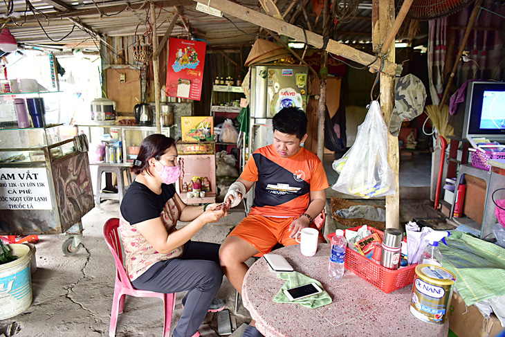 Bên trong nghĩa trang Bình Hưng Hòa: 'Cuộc sống&quot; ở nơi dự kiến thành công viên, trường học - Ảnh 2.