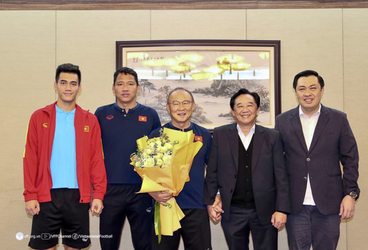 Ông Park và Tiến Linh được động viên trước trận chung kết với Thái Lan - Ảnh 1.