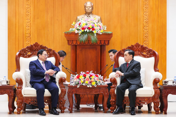 Thủ tướng Phạm Minh Chính gặp các lãnh đạo, nguyên lãnh đạo cấp cao Lào - Ảnh 6.