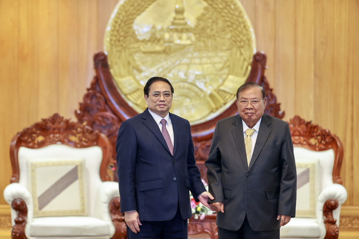 Thủ tướng Phạm Minh Chính gặp các lãnh đạo, nguyên lãnh đạo cấp cao Lào - Ảnh 5.