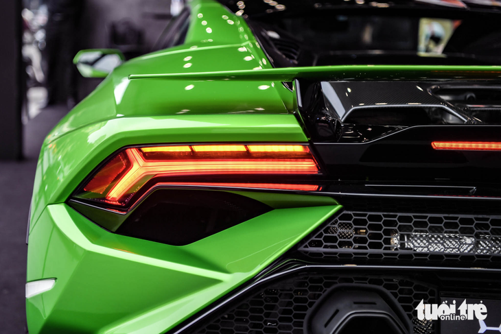 Lamborghini Huracan Tecnica giá từ 19 tỉ đồng trên phố Hà Nội - Ảnh 11.