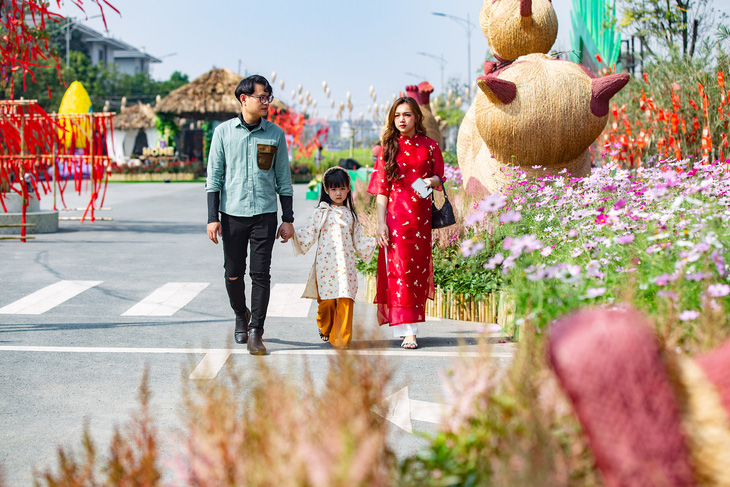 Khai mạc đường hoa Home Hanoi Xuan 2023 và hội chợ 'Happy Tết' - Ảnh 4.