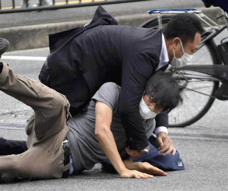 Chính thức truy tố kẻ sát hại cựu thủ tướng Nhật Abe Shinzo - Ảnh 1.