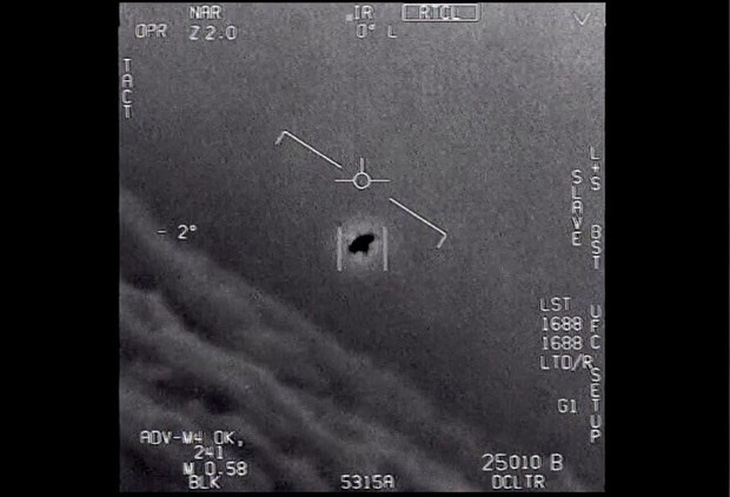 Mỹ nhận 500 báo cáo về UFO, hơn 300 vụ chưa thể giải thích - Ảnh 1.