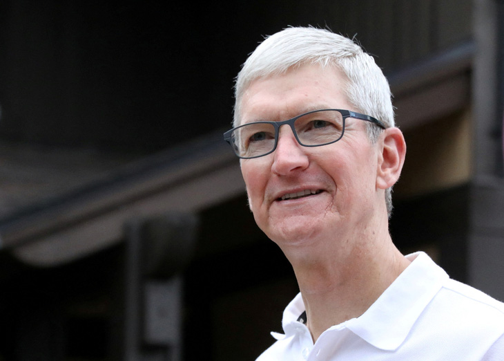 Apple giảm 40% lương thưởng của Tim Cook - Ảnh 1.