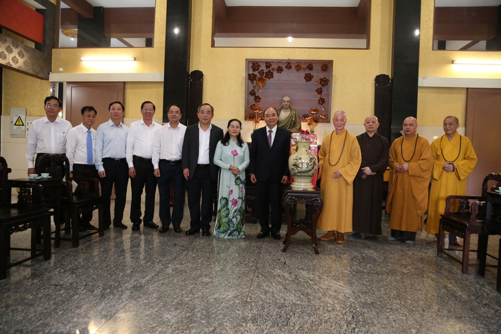 Chủ tịch nước Nguyễn Xuân Phúc thăm, chúc Tết Giáo hội Phật giáo Việt Nam - Ảnh 1.