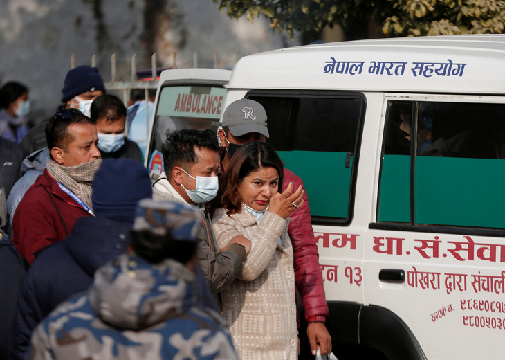 Vẫn còn 1 người mất tích trong vụ rơi máy bay ở Nepal - Ảnh 1.