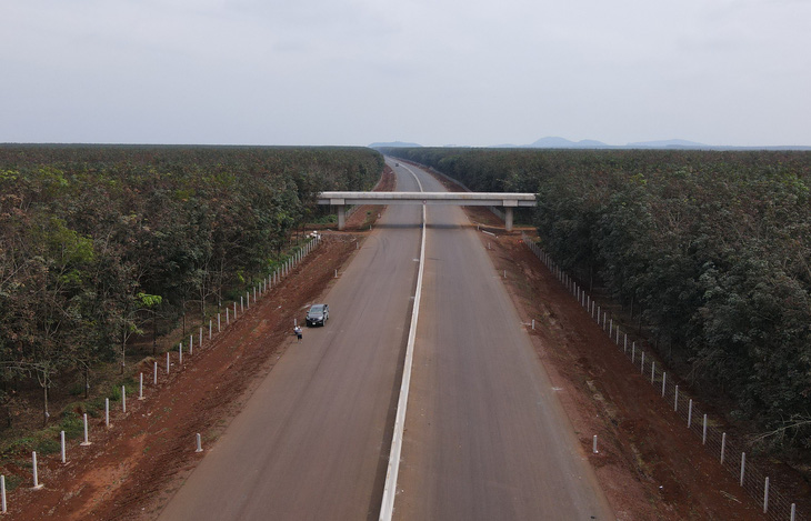 Đã thông xe kỹ thuật, sao chưa cho chạy tạm trên cao tốc Dầu Giây - Phan Thiết? - Ảnh 1.