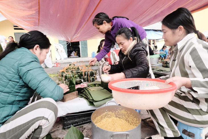 Sau cánh cổng trại giam, nữ phạm nhân mang án tù 20 năm đếm từng ngày về đón Tết với mẹ - Ảnh 1.