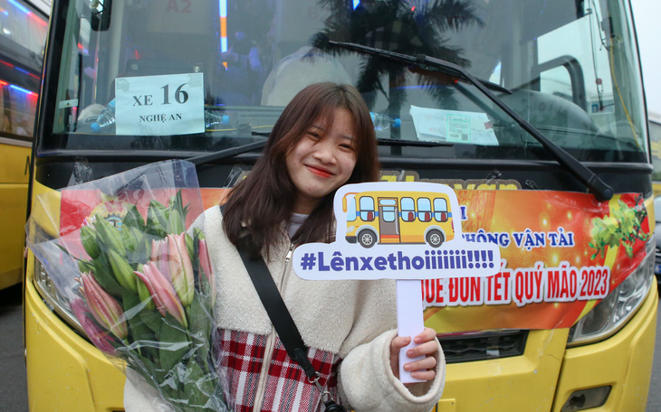 ‘Chuyến xe hạnh phúc’ đưa miễn phí công nhân về quê đón Tết