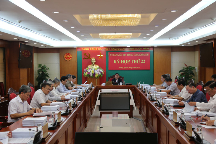 Kỷ luật chủ tịch, phó chủ tịch Đồng Tháp, miễn nhiệm phó chủ tịch Quảng Ninh - Ảnh 1.
