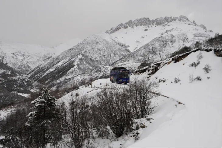 Lở tuyết ở Tây Tạng làm ít nhất 28 người chết - Ảnh 1.