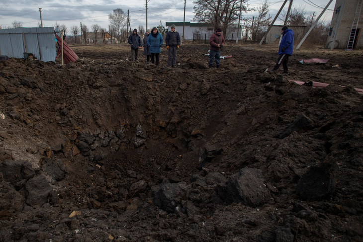 Ukraine: Nga tăng cường pháo kích khu vực Donbass - Ảnh 1.