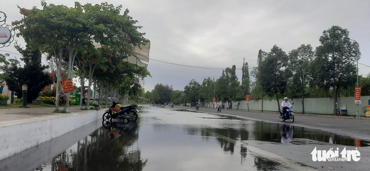 Cần Thơ: triều cường bất ngờ gây ngập sáng mùng 4 Tết - Ảnh 2.