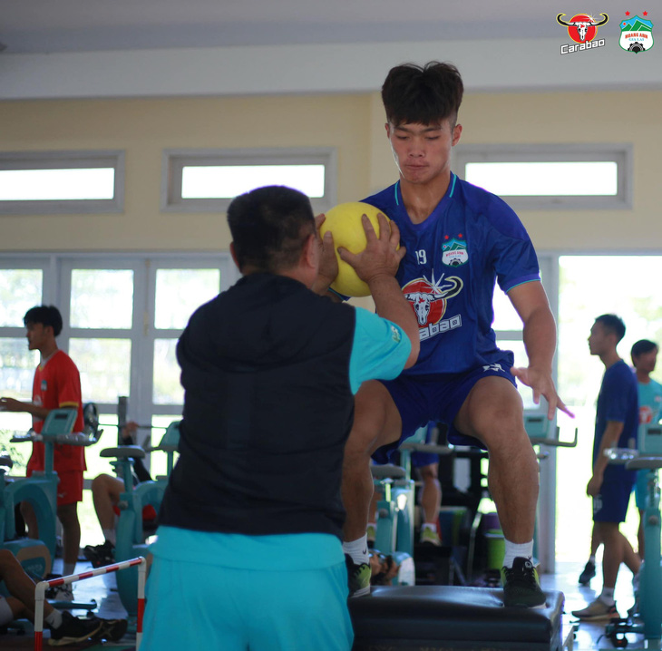 Hoàng Anh Gia Lai có thêm cầu thủ lên U20 Việt Nam - Ảnh 2.