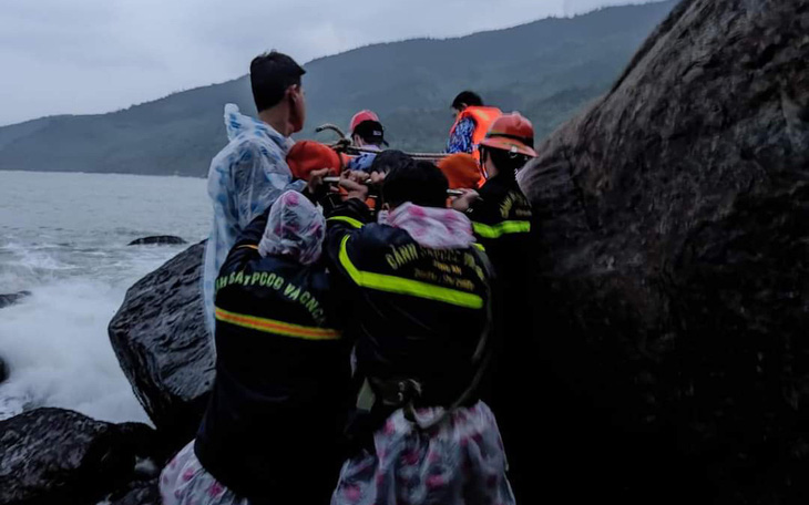 Xuyên đêm cứu nam thanh niên rơi xuống vực khi đi phượt trên đèo Hải Vân