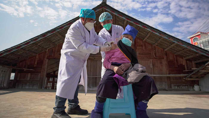 EU đề nghị hỗ trợ vắc xin COVID-19 miễn phí cho Trung Quốc - Ảnh 1.