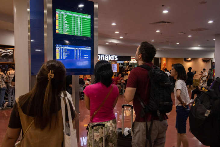 3 ngày sau sự cố mất điện ở các sân bay tại Philippines: Nhiều hành khách vẫn mắc kẹt - Ảnh 3.