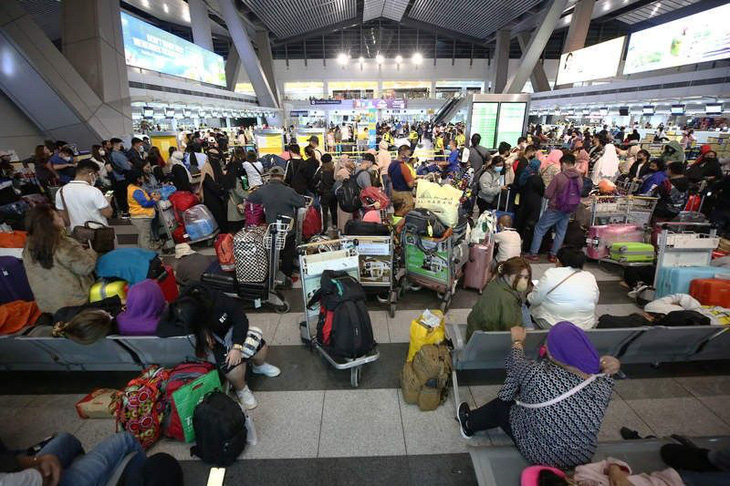 3 ngày sau sự cố mất điện ở các sân bay tại Philippines: Nhiều hành khách vẫn mắc kẹt - Ảnh 9.