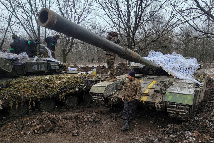 Ukraine nói sắp nhận hơn 120-140 xe tăng, riêng vụ F-16 tiếp tục gặp khó - Ảnh 1.