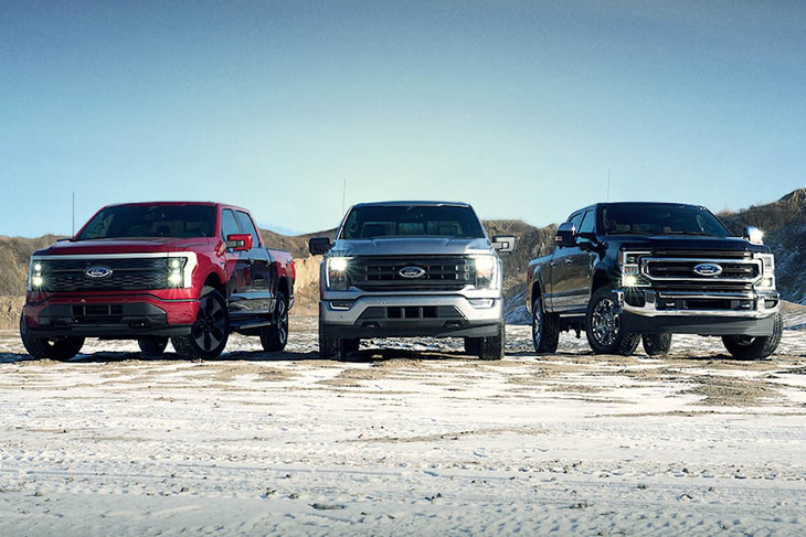 Bán tải Ford tiếp tục thống trị thị trường sau 40 năm, Ranger và Ranger Raptor được đặt kỳ vọng lớn - Ảnh 1.