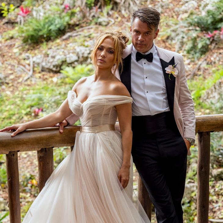 Jennifer Lopez tấu hài cực mạnh trong Ăn cưới gặp ăn cướp - Ảnh 1.