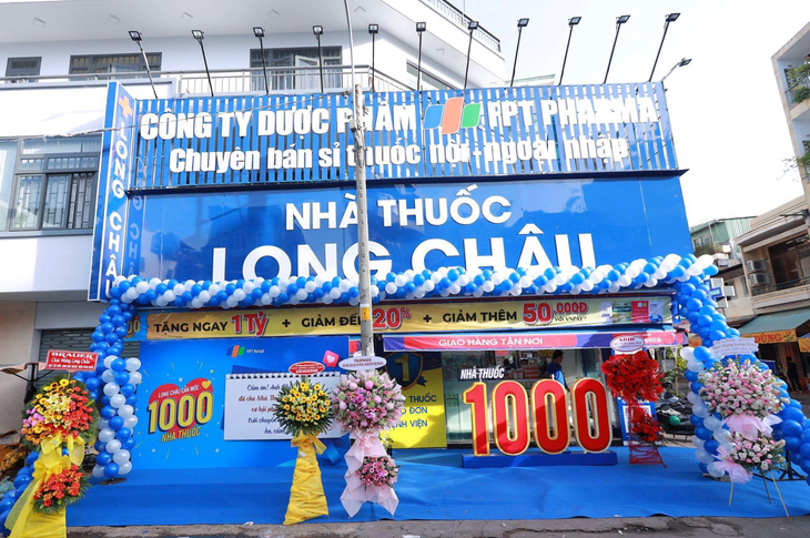 FPT Long Châu ‘chơi lớn’ khi cảm ơn khách hàng bằng những phần quà hàng trăm triệu đồng - Ảnh 2.
