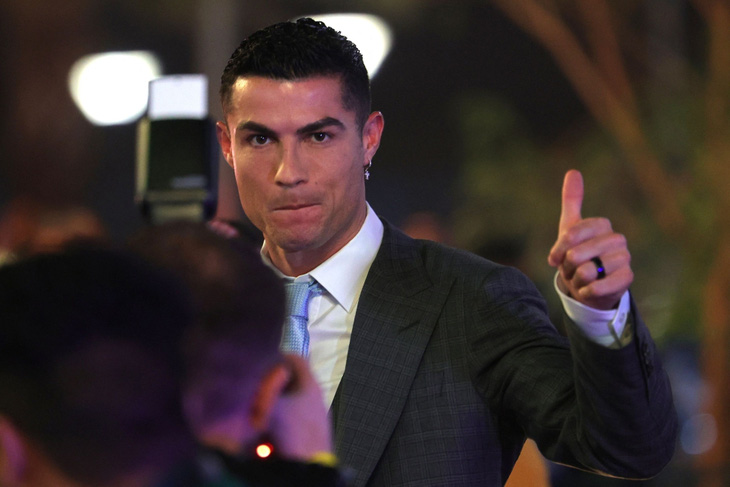 Chuyên cơ đỉnh cao đưa Cristiano Ronaldo lên đường sang Trung Đông - Ảnh 7.