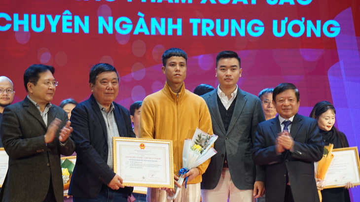 Tranh về trận Điện Biên Phủ tiếp tục được vinh danh - Ảnh 1.