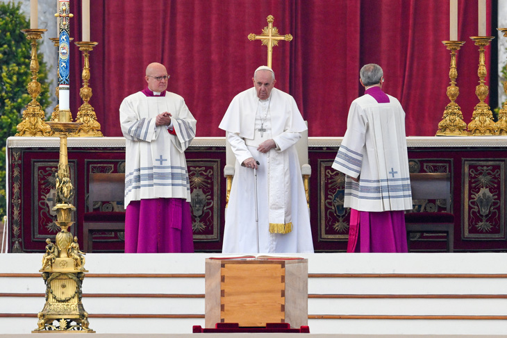 Giáo hoàng Francis chủ trì tang lễ cố Giáo hoàng Benedict XVI - Ảnh 3.