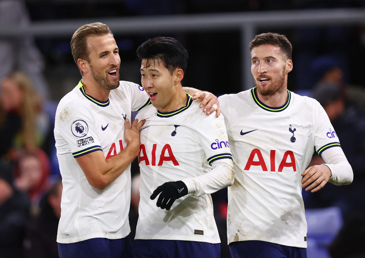 Harry Kane, Son Heung Min giúp Tottenham thắng trận đầu tiên sau World Cup - Ảnh 1.