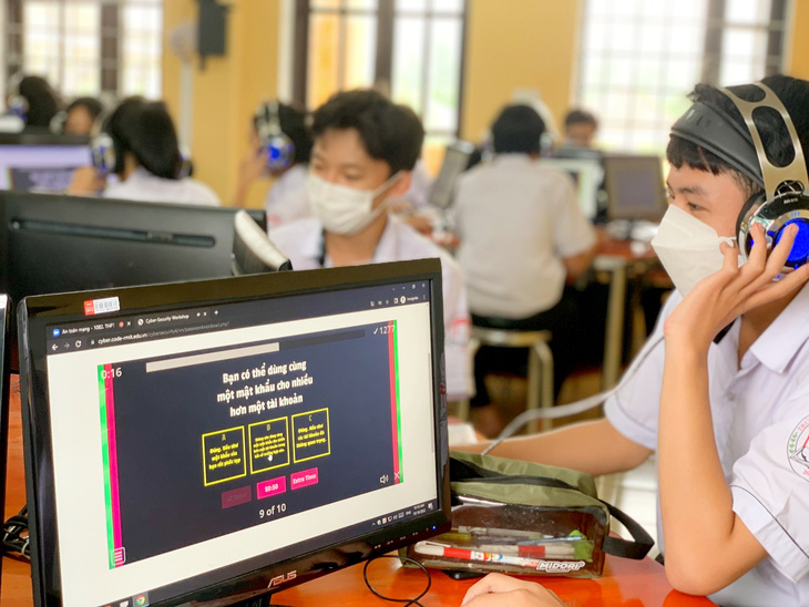 Sinh viên làm game trực tuyến giúp bạn trẻ tránh bị tấn công mạng - Ảnh 1.