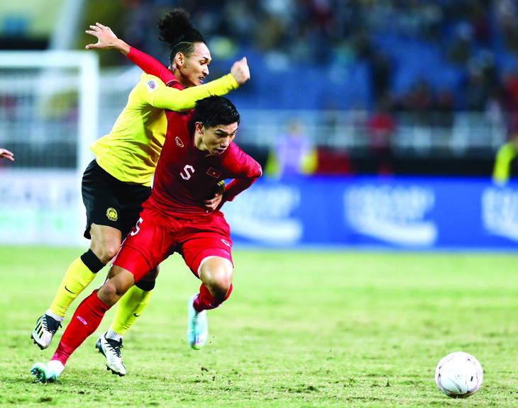 AFF Cup: Sân chơi đã lỗi thời? - Ảnh 1.