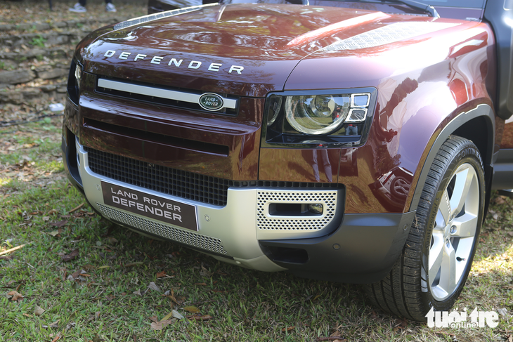 Chi tiết Land Rover Defender 130 cho gia đình, giá từ 5,989 tỉ đồng - Ảnh 6.