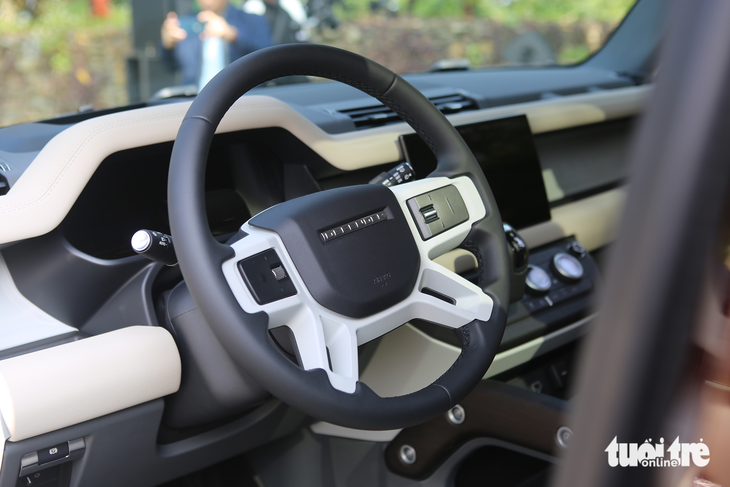 Chi tiết Land Rover Defender 130 cho gia đình, giá từ 5,989 tỉ đồng - Ảnh 11.