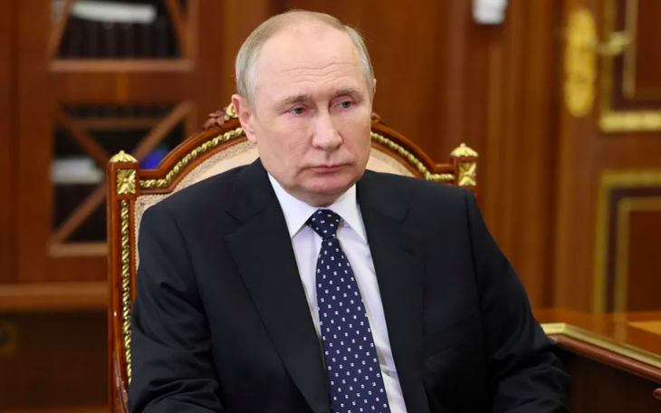 Vì sao ông Putin ra lệnh ngừng bắn ở Ukraine trong 36 giờ?