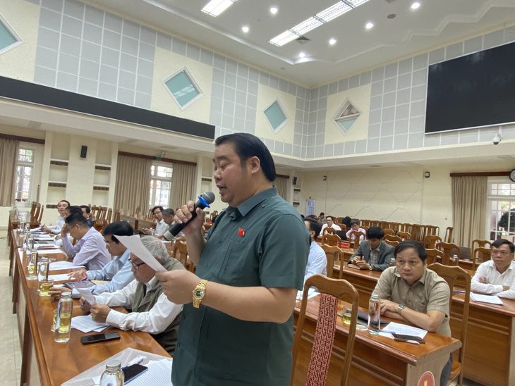 Quảng Nam họp xem xét tư cách đại biểu HĐND ông Dũng đánh nhân viên sân golf - Ảnh 1.