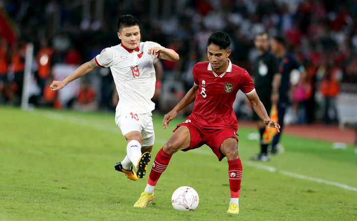 Quang Hải (trái) được kỳ vọng sẽ tỏa sáng đúng lúc để giúp tuyển Việt Nam đánh bại Indonesia trên sân Mỹ Đình ở trận lượt về AFF Cup - Ảnh: N.K.
