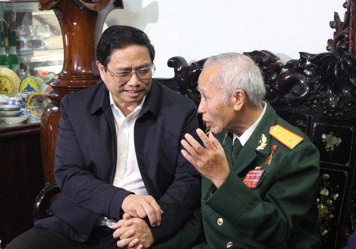 Thủ tướng Phạm Minh Chính thăm các gia đình chính sách - Ảnh 1.