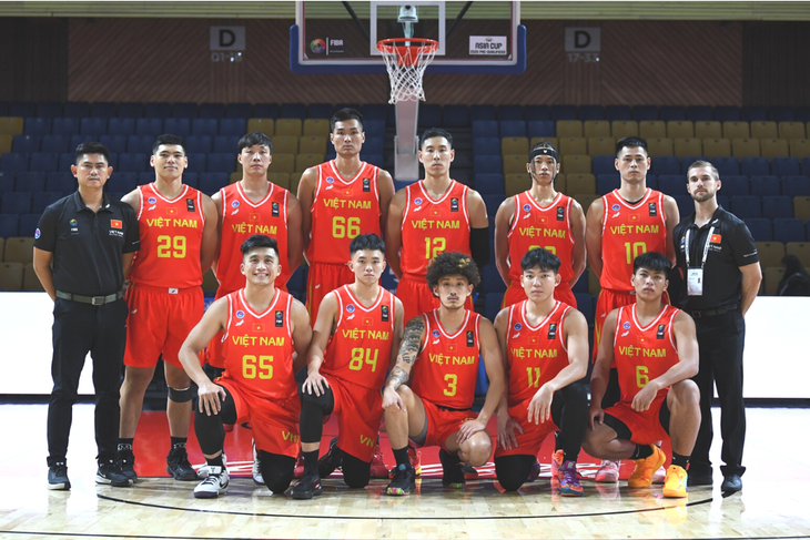 FIBA viết về đội trưởng tuyển Việt Nam Justin Young - Ảnh 3.