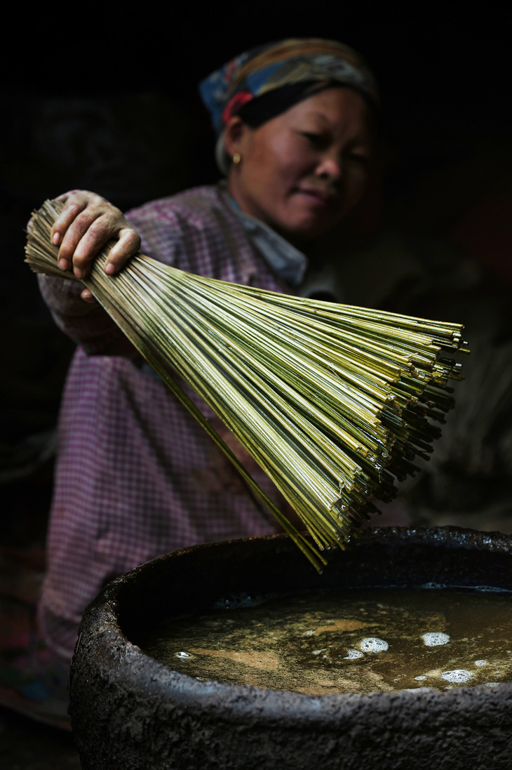 Tất bật làng nhang Phia Thắp ngày giáp Tết - Ảnh 3.