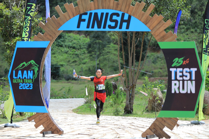 Vận động viên chạy trail hoàn tất việc thử đường chạy trail 100km của giải LAAN Ultra Trail 2023 - Ảnh: M.V.