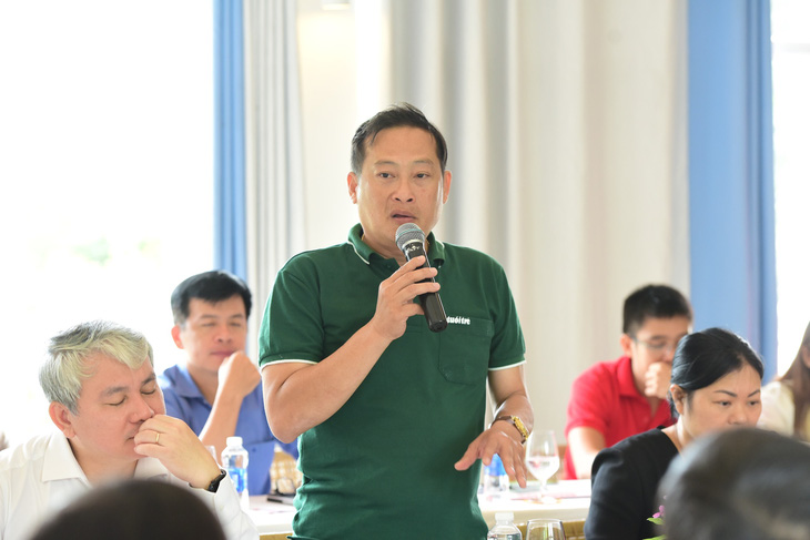 ThS Nguyễn Thái Châu - giám đốc Trung tâm tuyển sinh và Quan hệ doanh nghiệp Trường ĐH Tài chính - Marketing phát biểu tại hội nghị - Ảnh: DUYÊN PHAN 