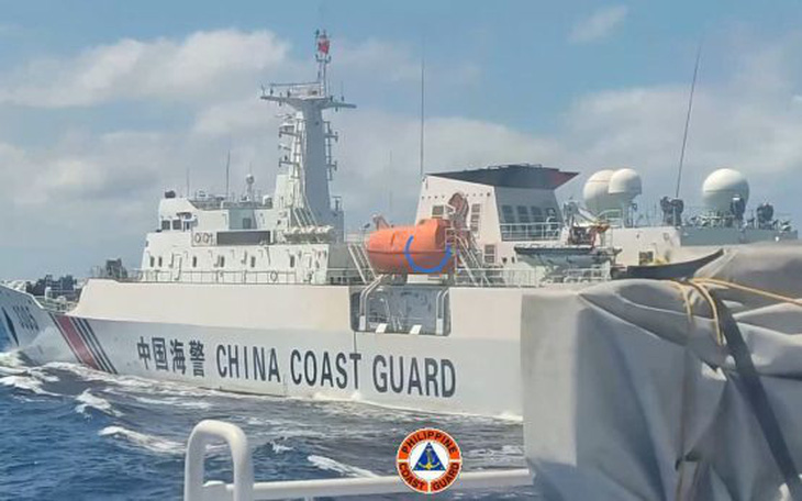 Trung Quốc tuyên bố xua đuổi pháo hạm Philippines khỏi bãi cạn Scarborough
