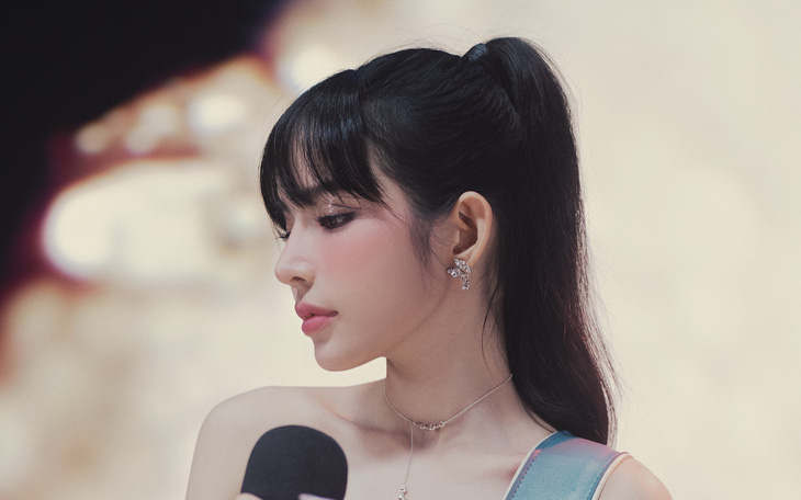 Ca sĩ Việt khóc vì áp lực khi tham gia show Trung Quốc