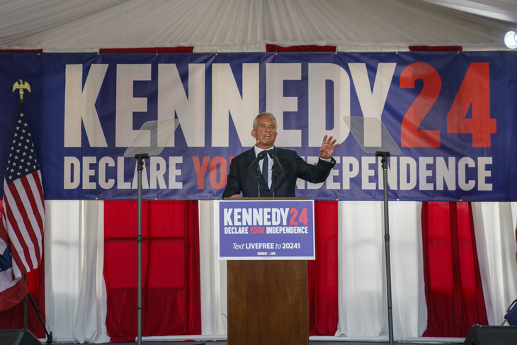 Luật sư Robert F. Kennedy Jr. tuyên bố tranh cử tổng thống độc lập ngày 9-10 - Ảnh: AFP